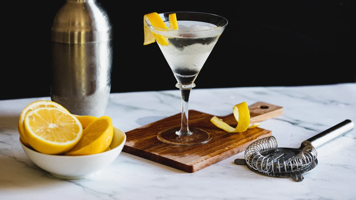 Vesper cocktail 1